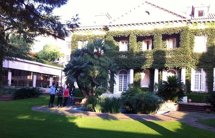 IESE Business School